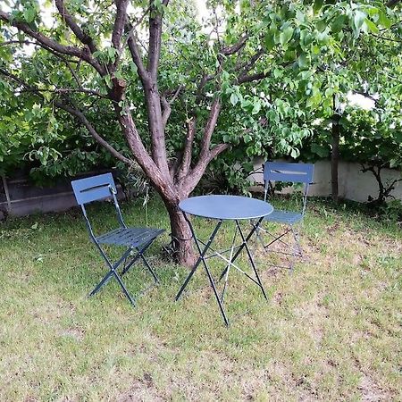 Grand Studio Avec Jardin Et Entree Privative A Noter Reservations De 3 Nuits Minimum Clermont-Ferrand Exterior foto